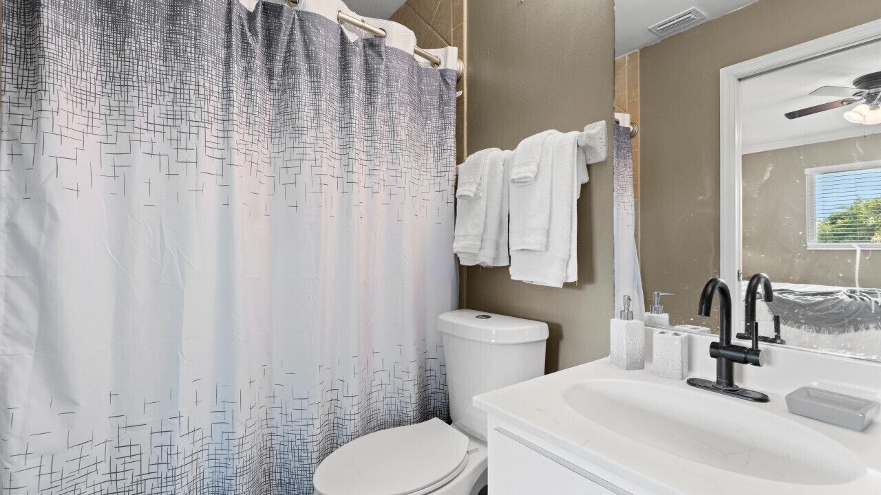 Photo of Bathroom in Lehigh Acres