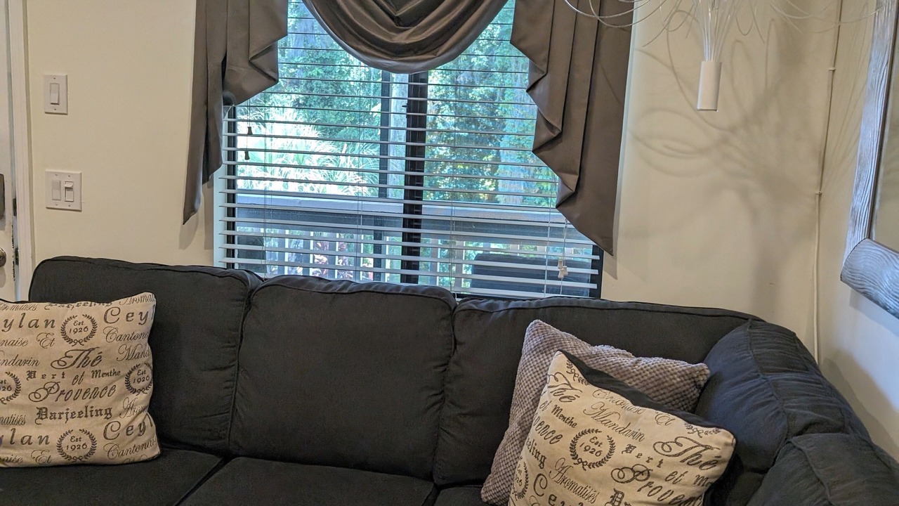 Photo of Livingroom in Paradise Lakes