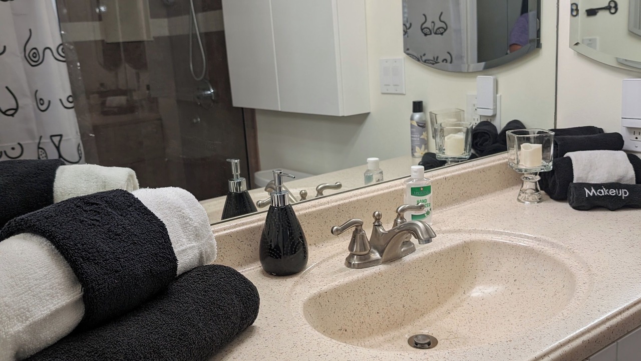 Photo of Bathroom in Paradise Lakes