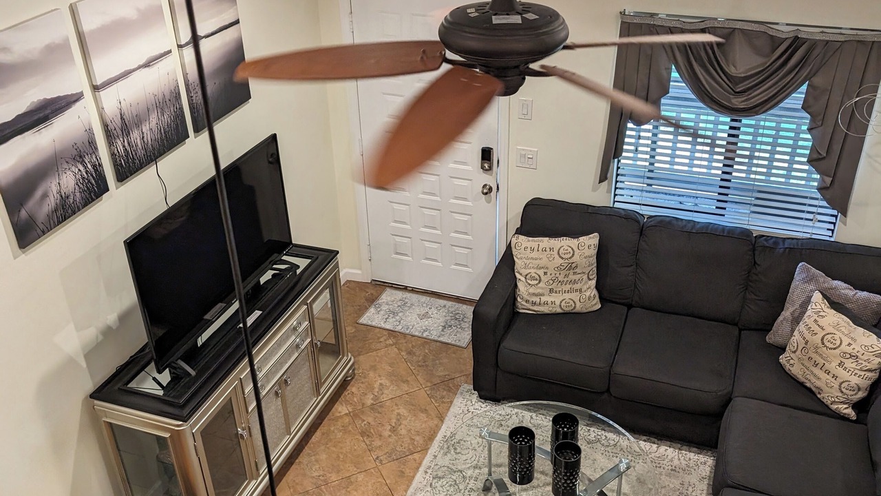 Photo of Livingroom in Paradise Lakes