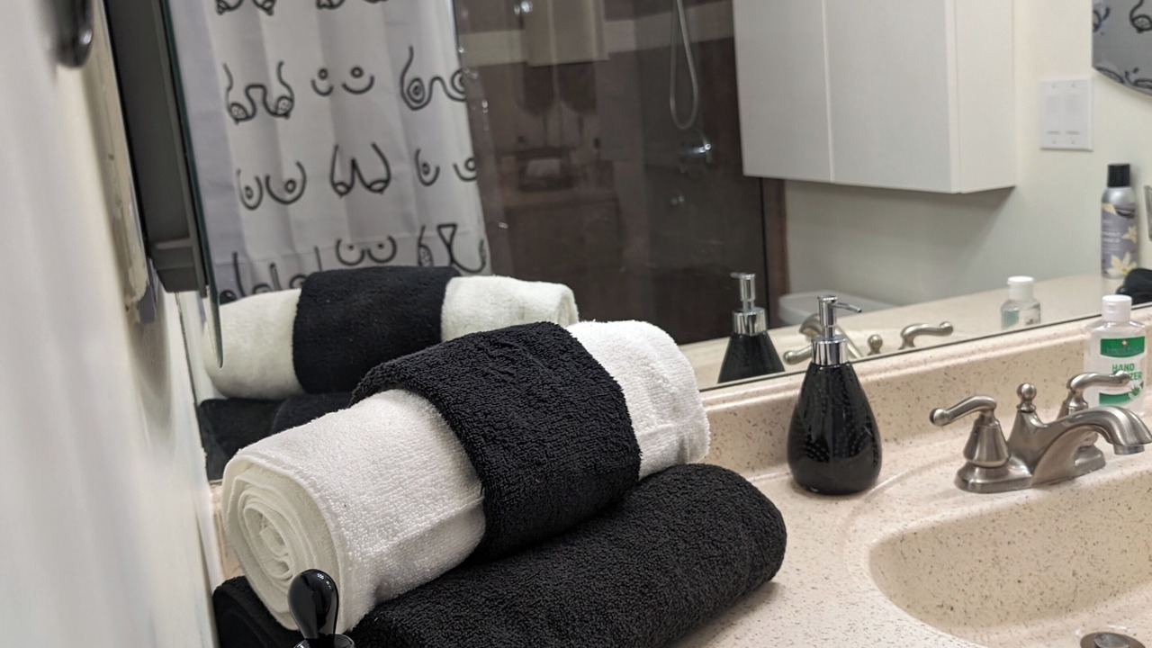 Photo of Bathroom in Paradise Lakes