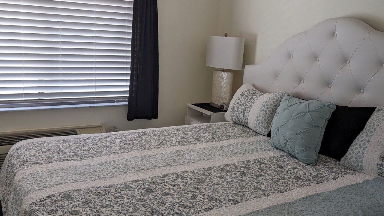 Photo of Bedroom in Paradise Lakes