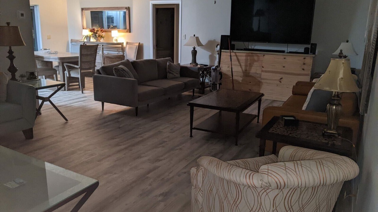 Photo of Livingroom in Gulf Cove