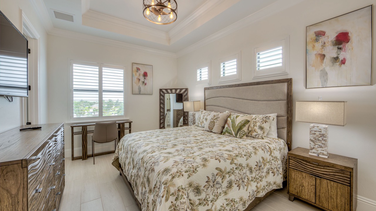 Photo of Bedroom in Mid Island