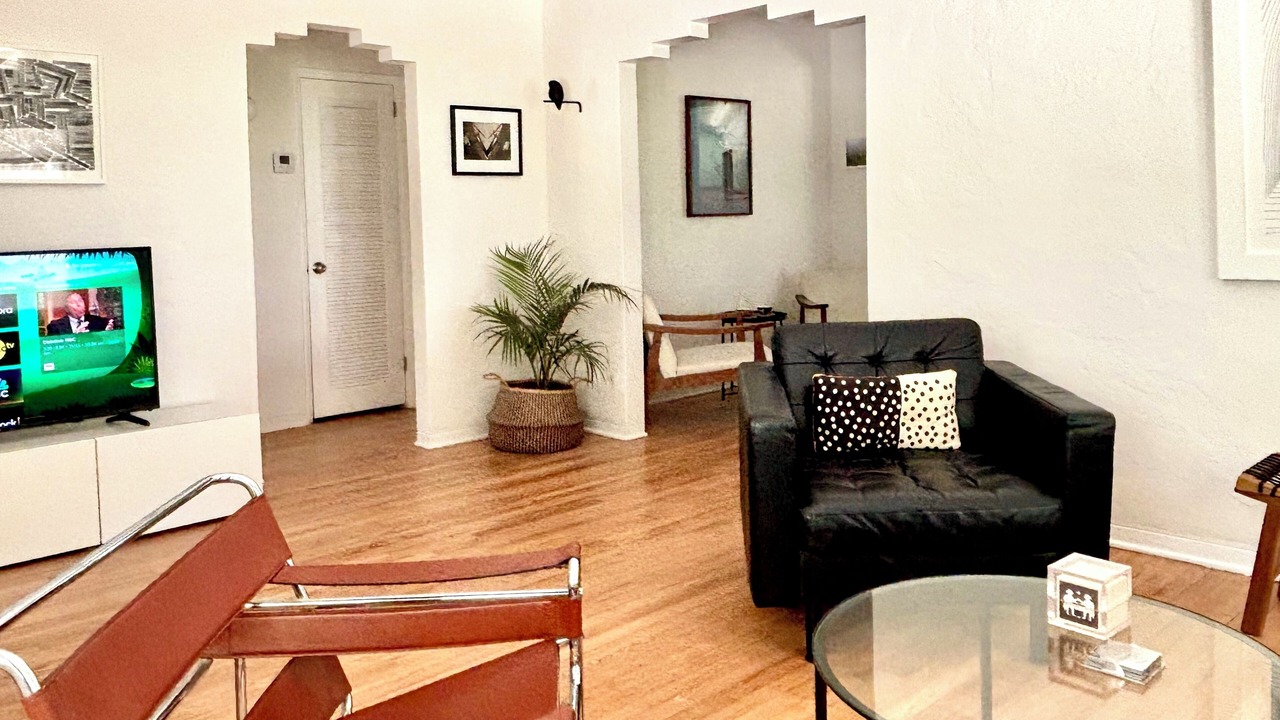 Photo of Livingroom in Biscayne Park