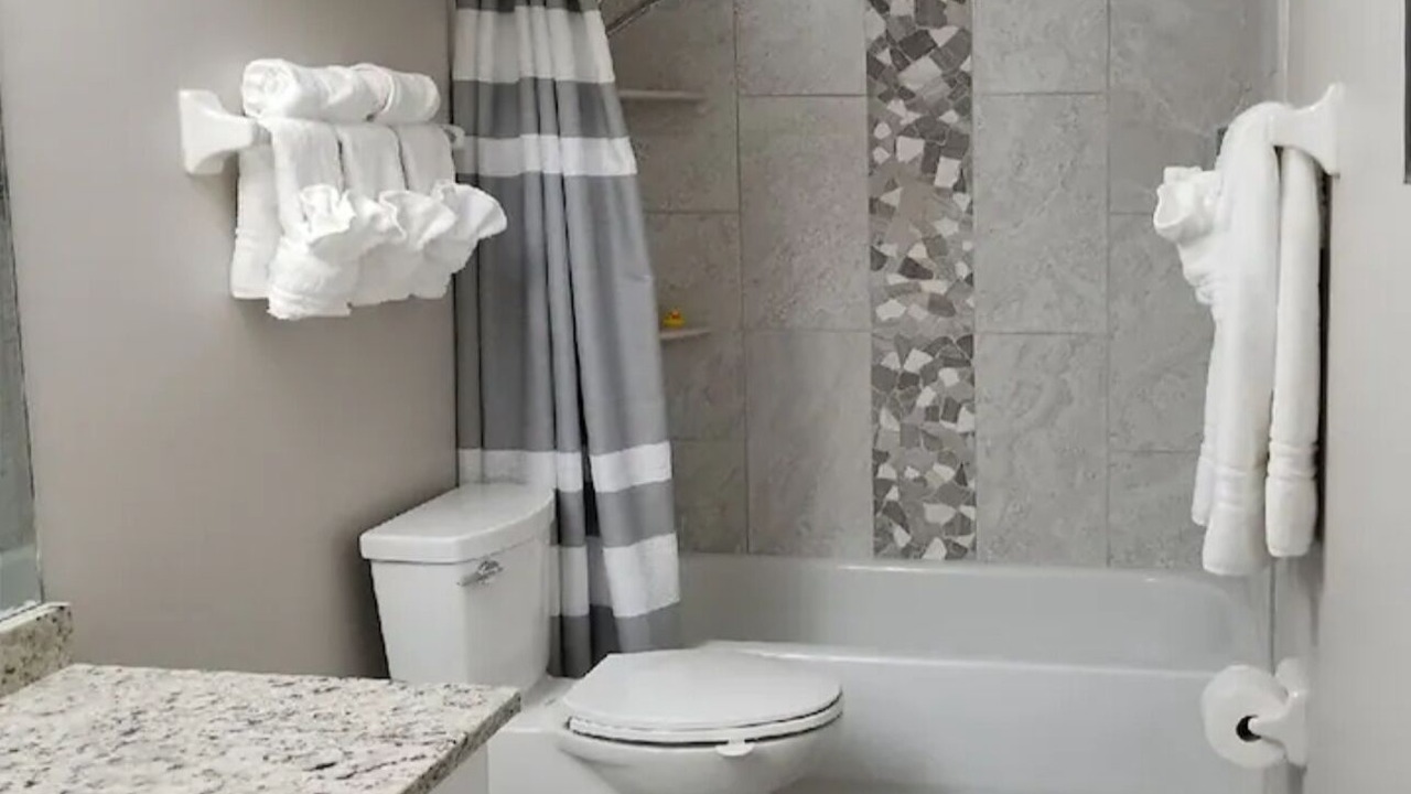 Photo of Bathroom in Vanderbilt Beach