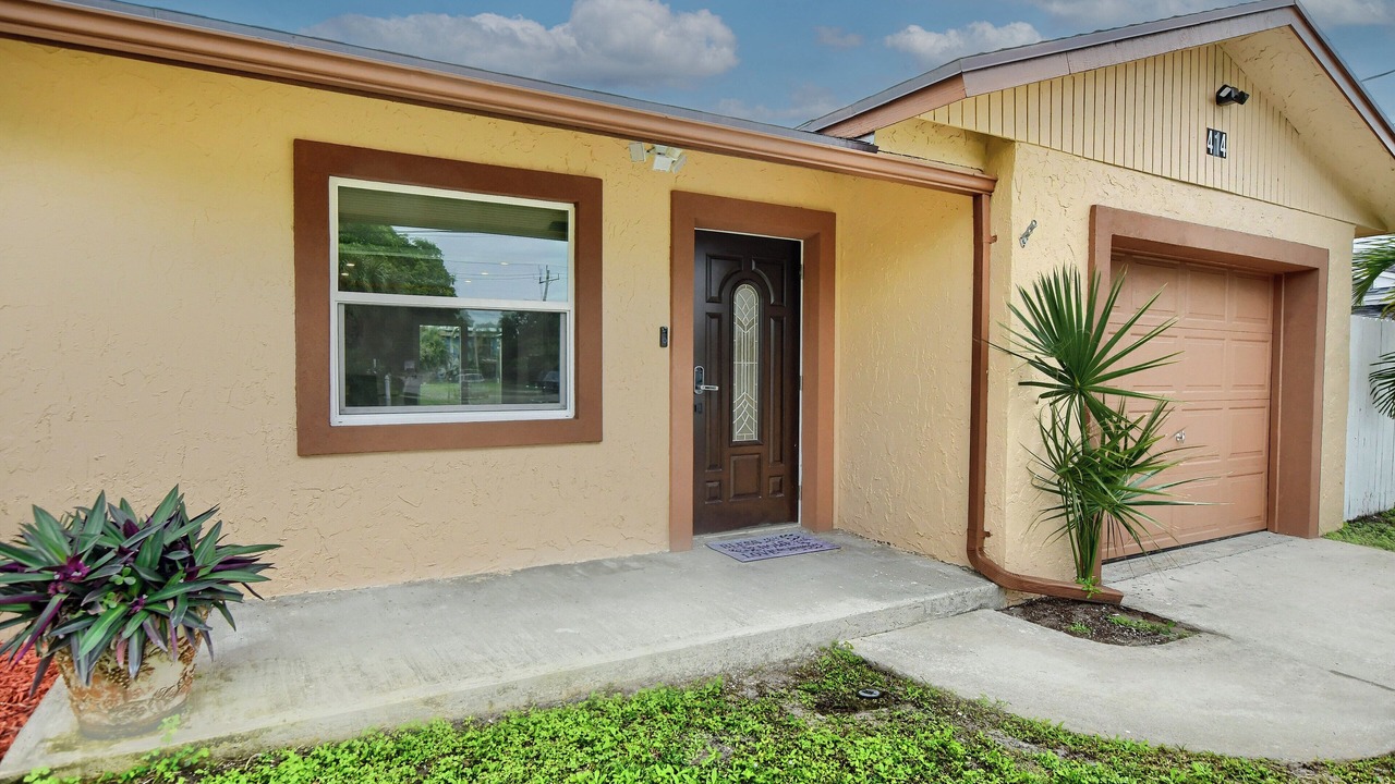 Photo of Outdoor in Tropic Palms