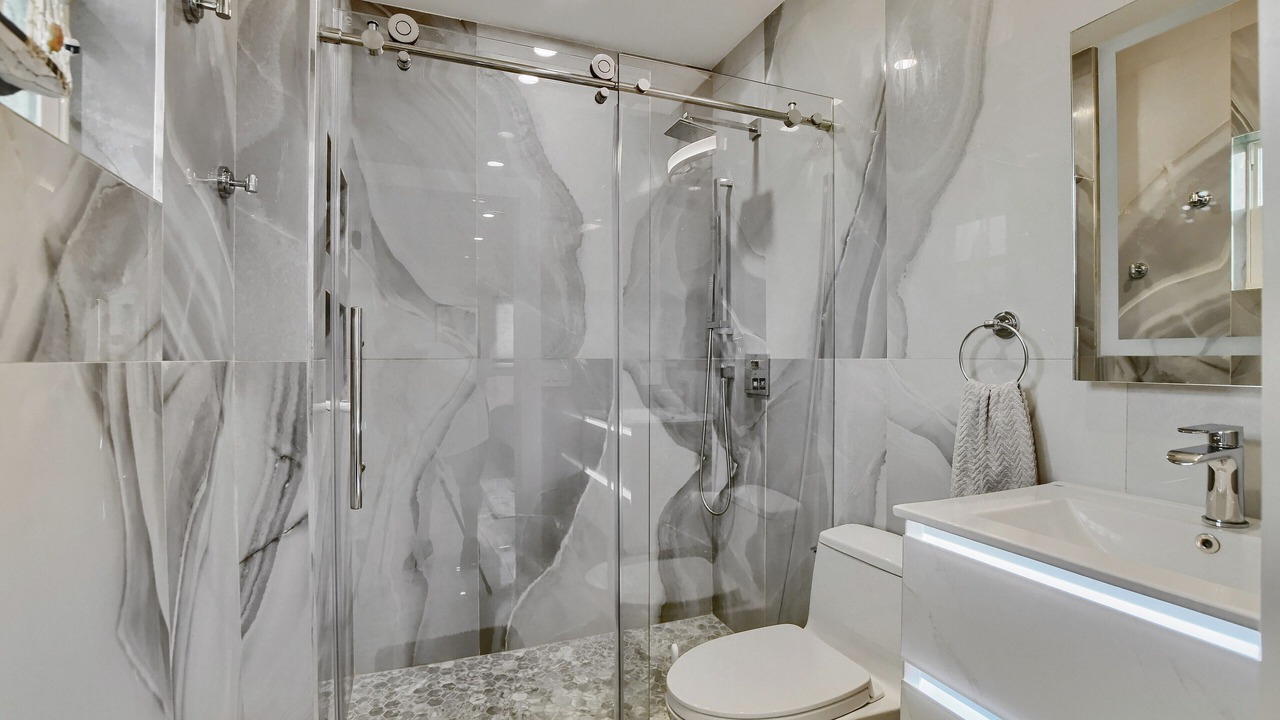 Photo of Bathroom in Tropic Palms