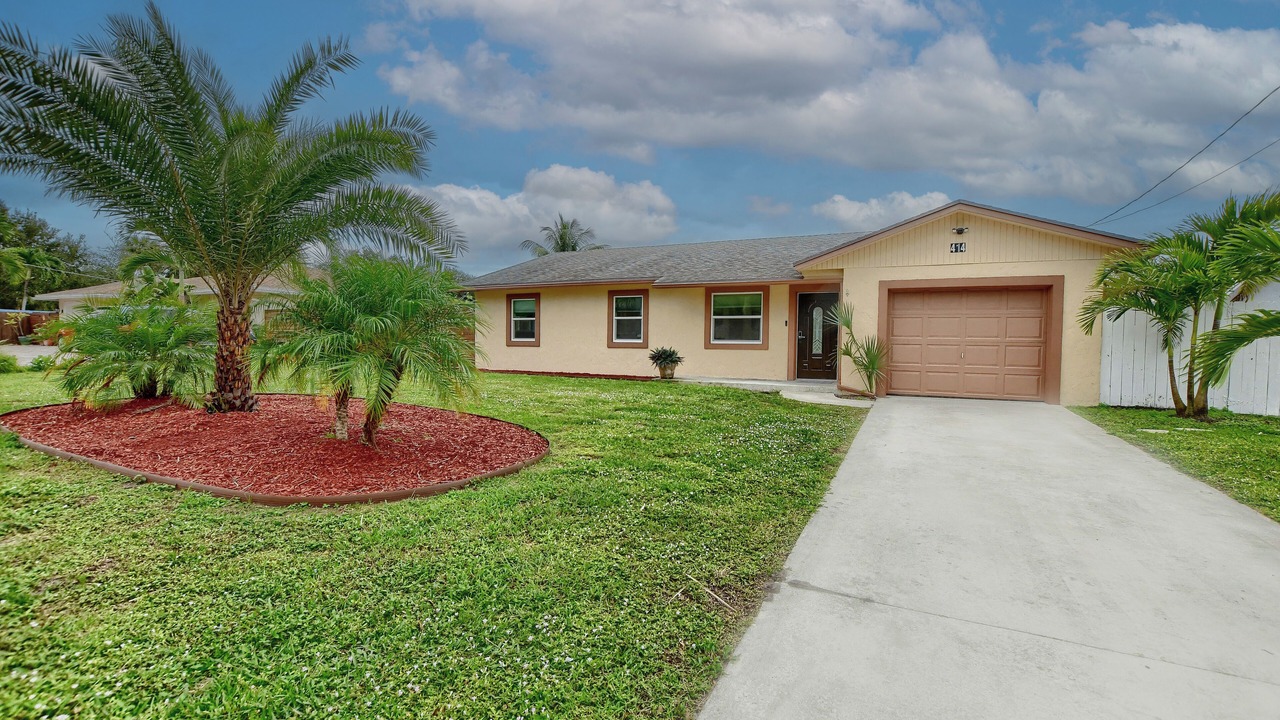 Photo of Outdoor in Tropic Palms