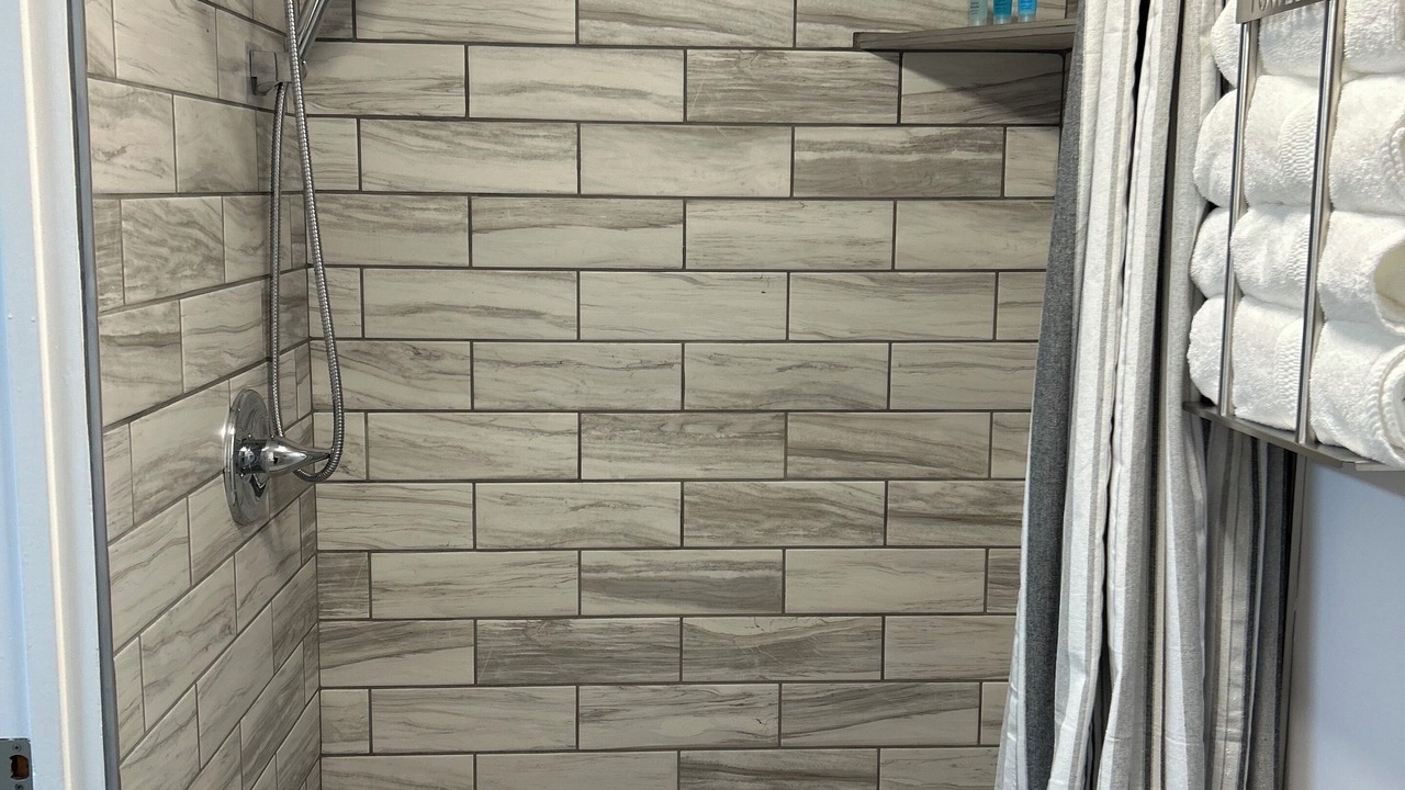 Photo of Bathroom in Weaver
