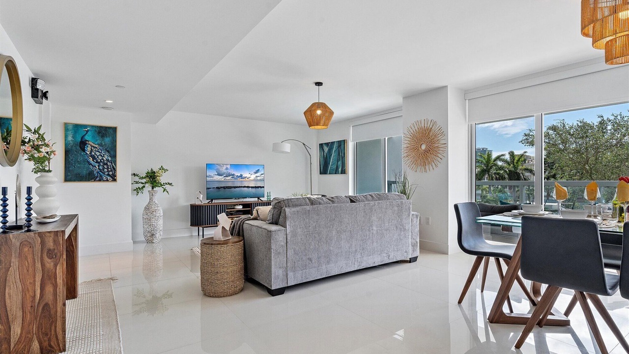 Photo of Livingroom in Bay Harbor Islands