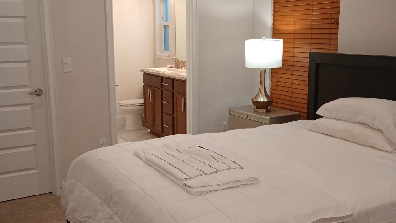 Photo of Bedroom in Lakewood Park