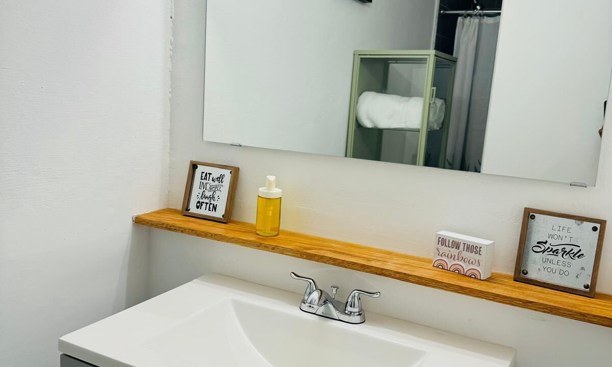 Photo of Bathroom in Survey Creek