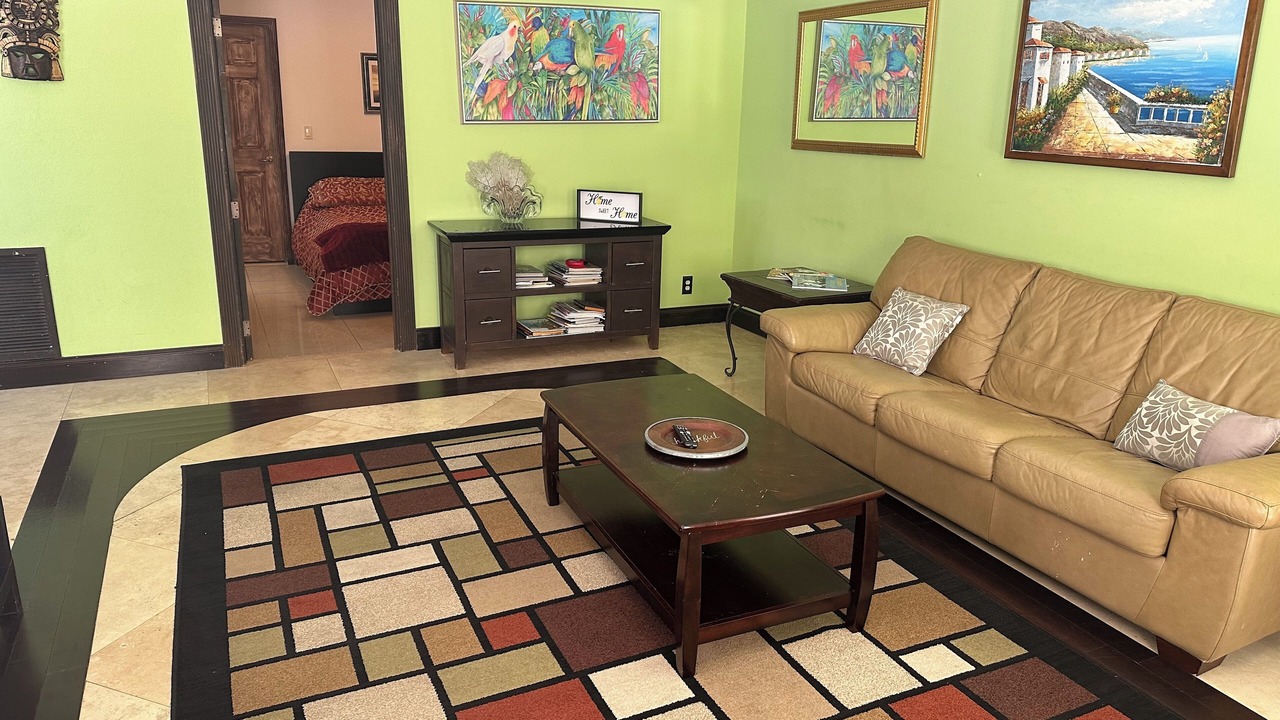 Photo of Livingroom in North Central Hollywood