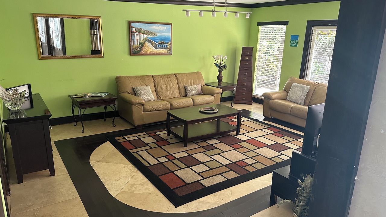 Photo of Livingroom in North Central Hollywood