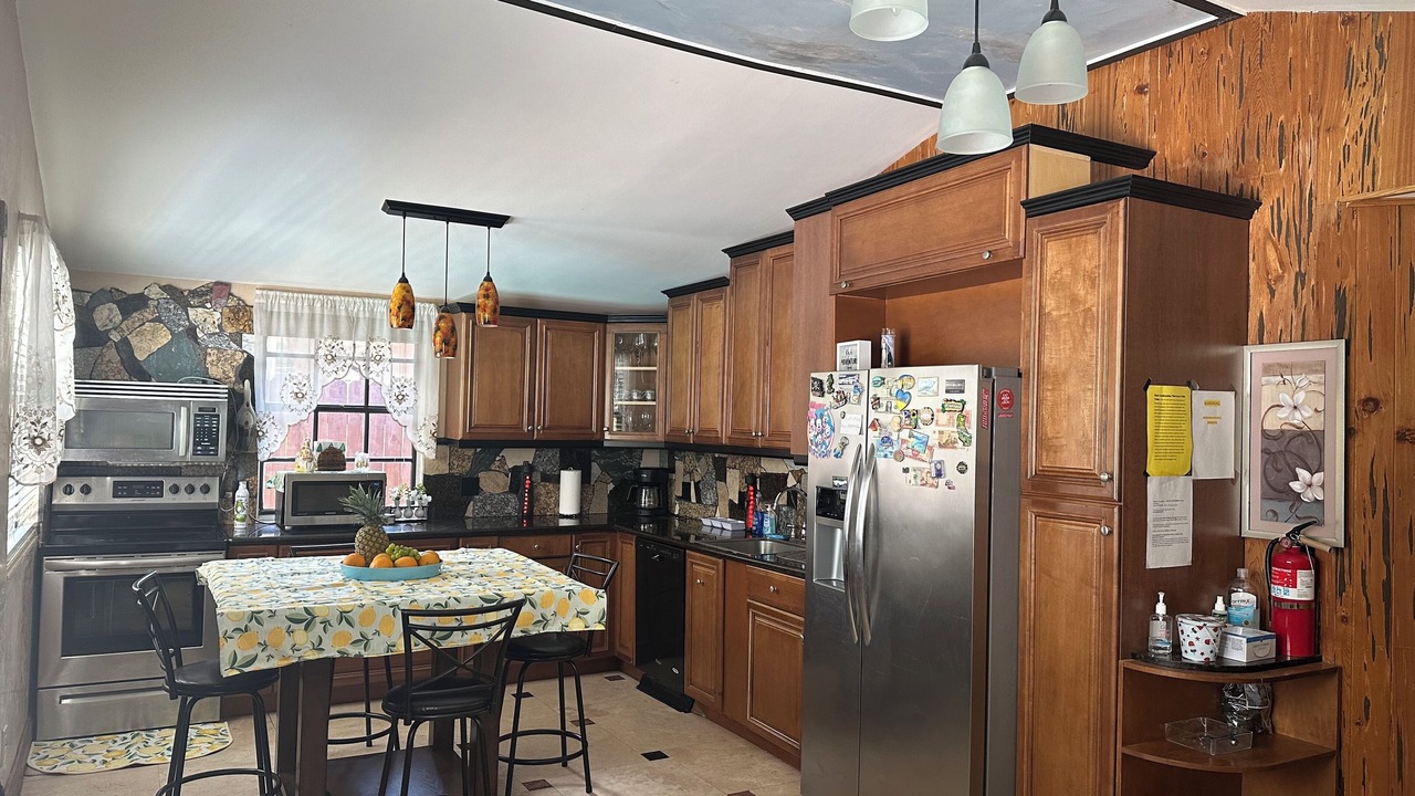 Photo of Kitchen in North Central Hollywood