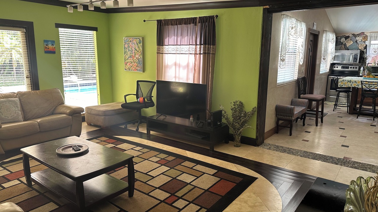 Photo of Livingroom in North Central Hollywood