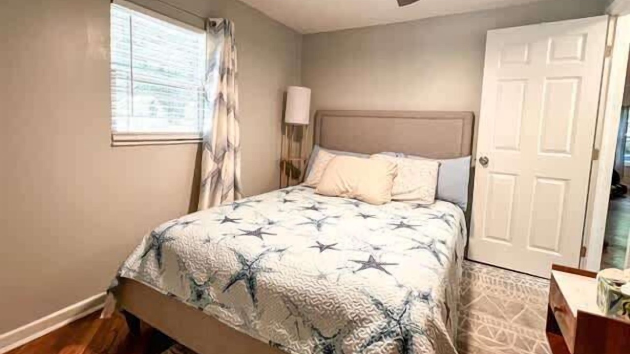 Photo of Bedroom in Apalachicola