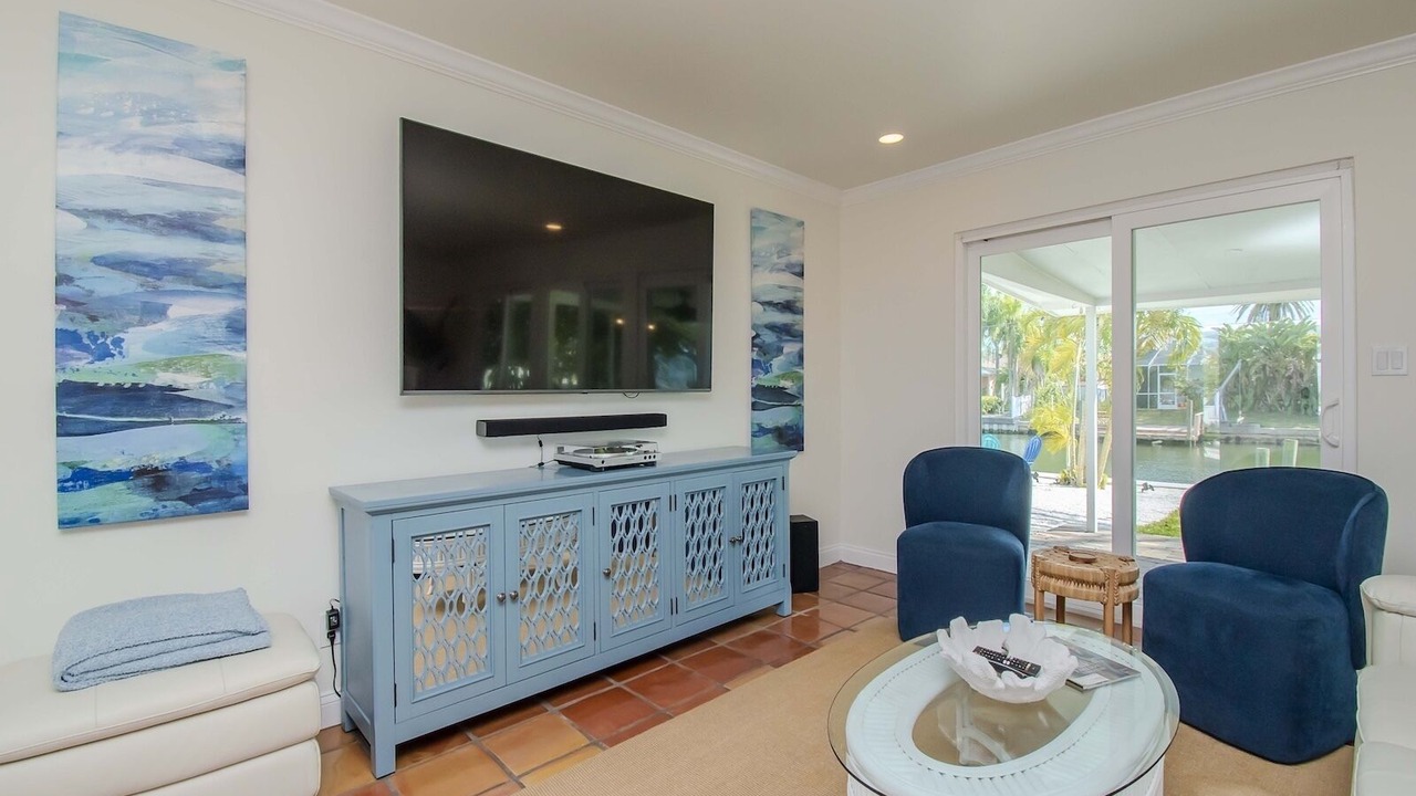 Photo of Livingroom in Bay Crest Park