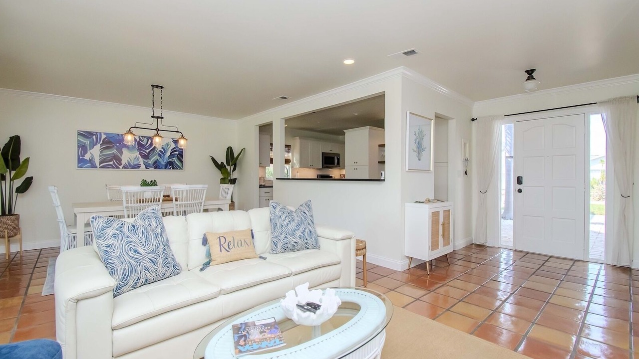 Photo of Livingroom in Bay Crest Park