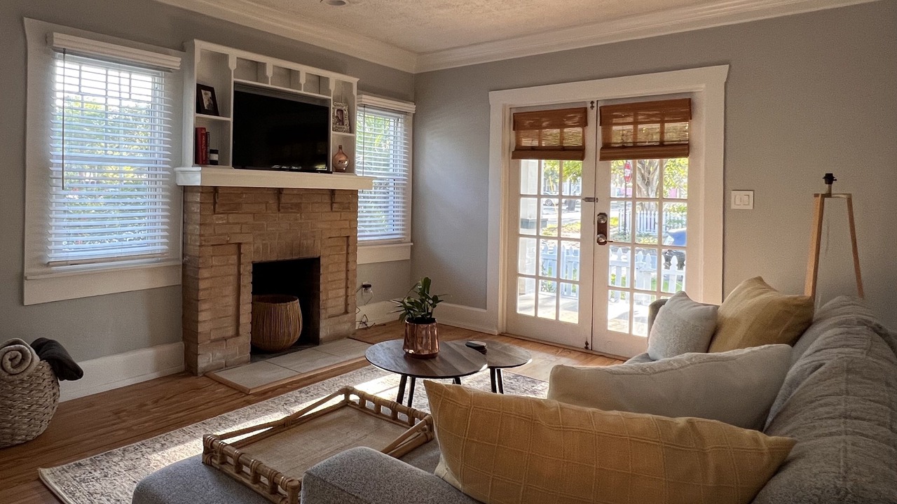 Photo of Livingroom in Crescent Lake