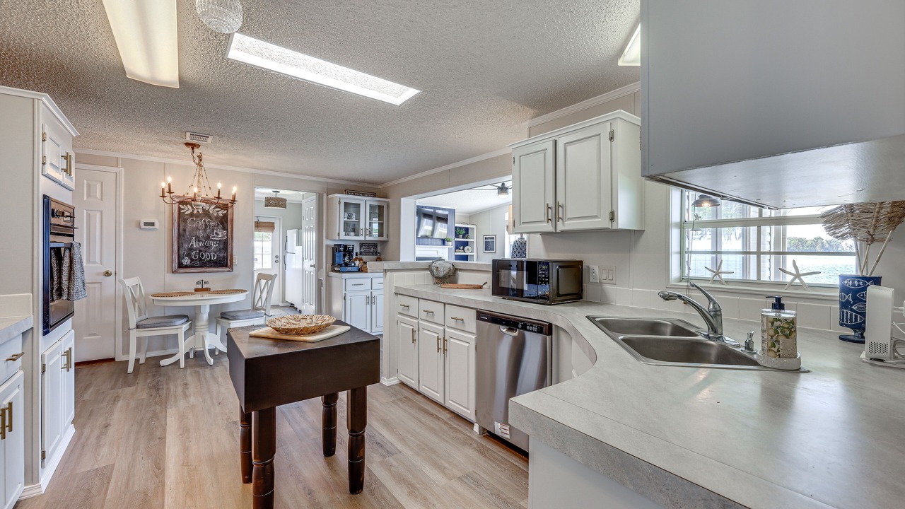 Photo of Kitchen in Doctors Inlet