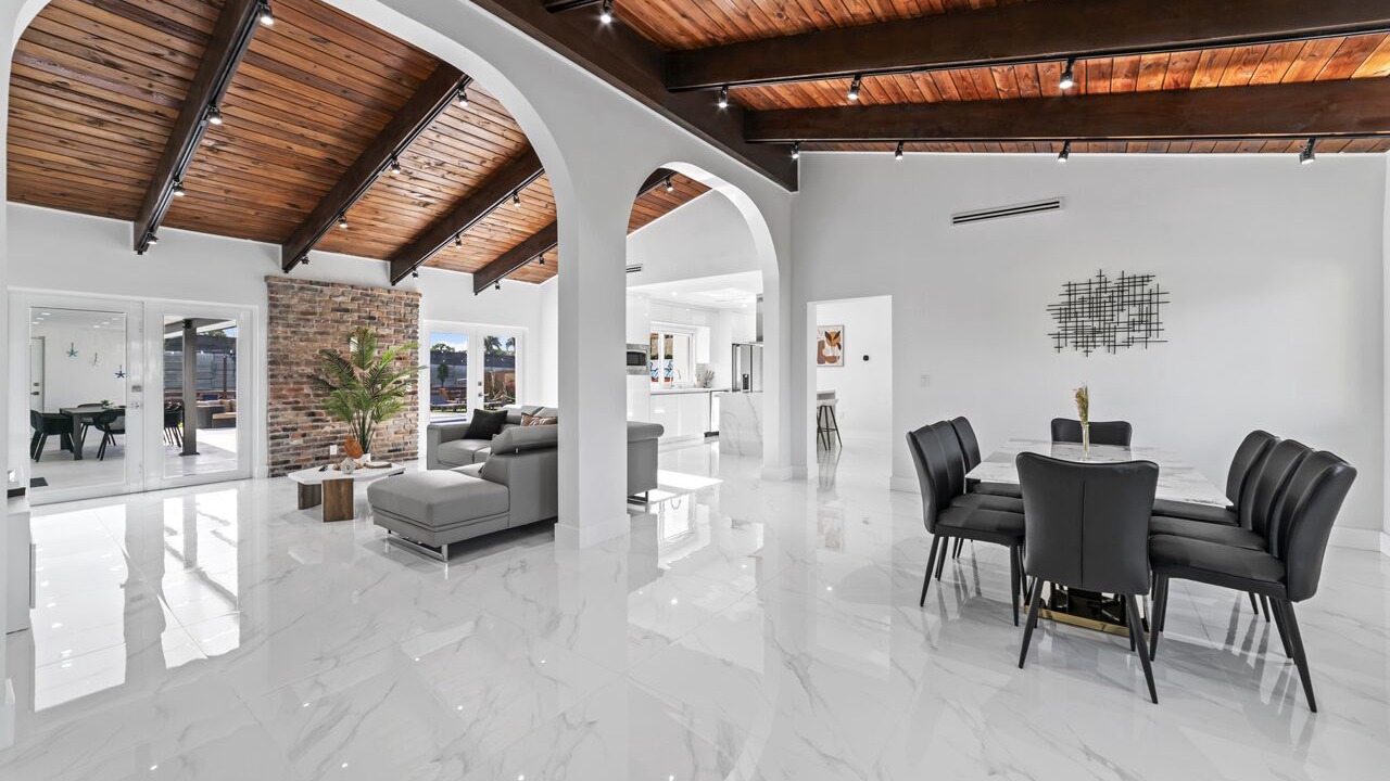 Photo of Bedroom in Miami Gardens
