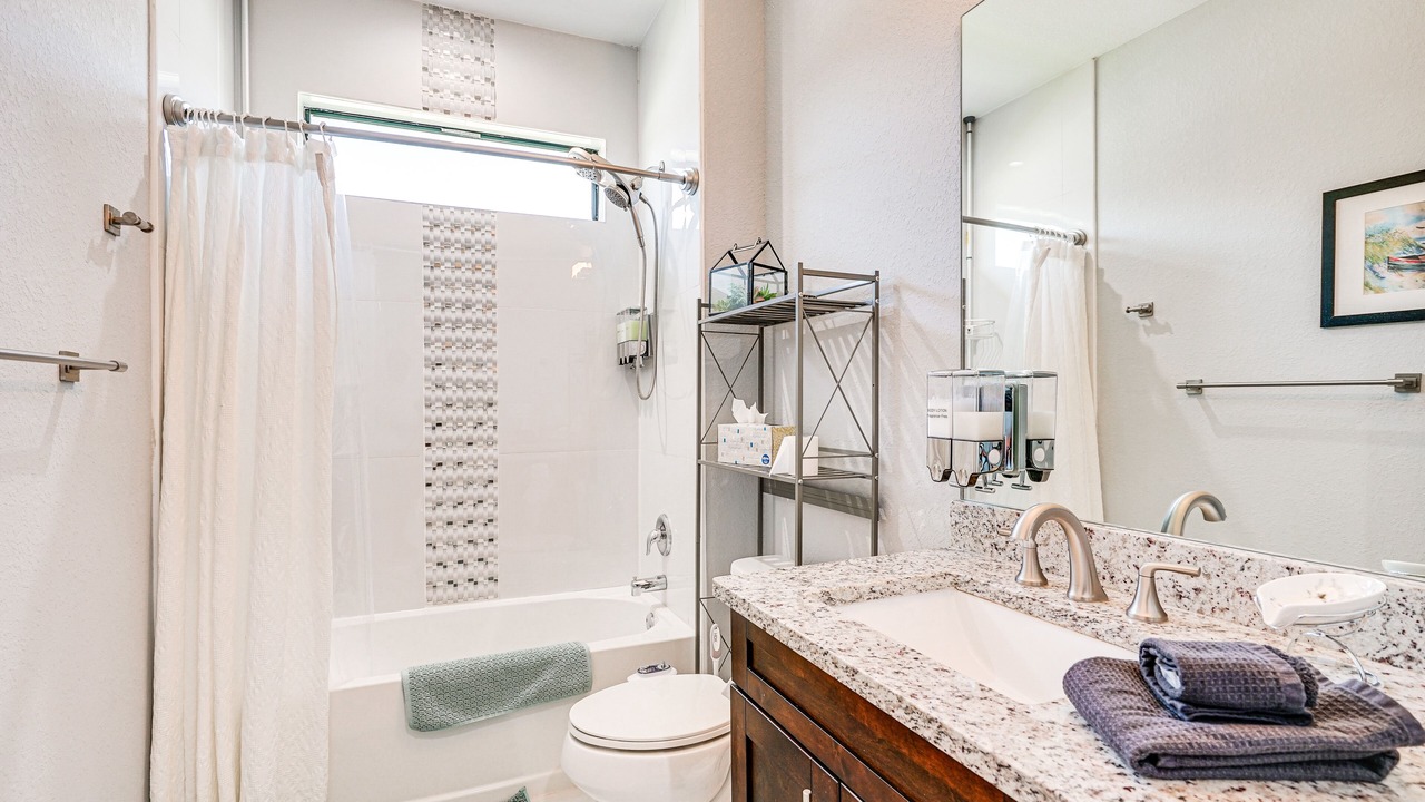 Photo of Bathroom in Trafalgar