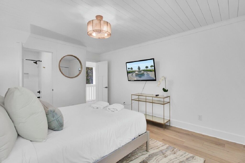 Photo of Others in Twin Oaks