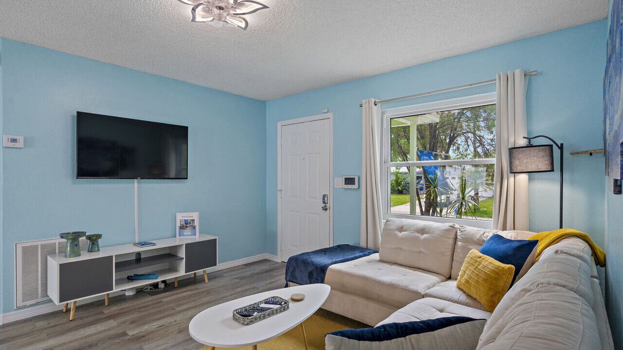 Photo of Livingroom in Pinellas Park