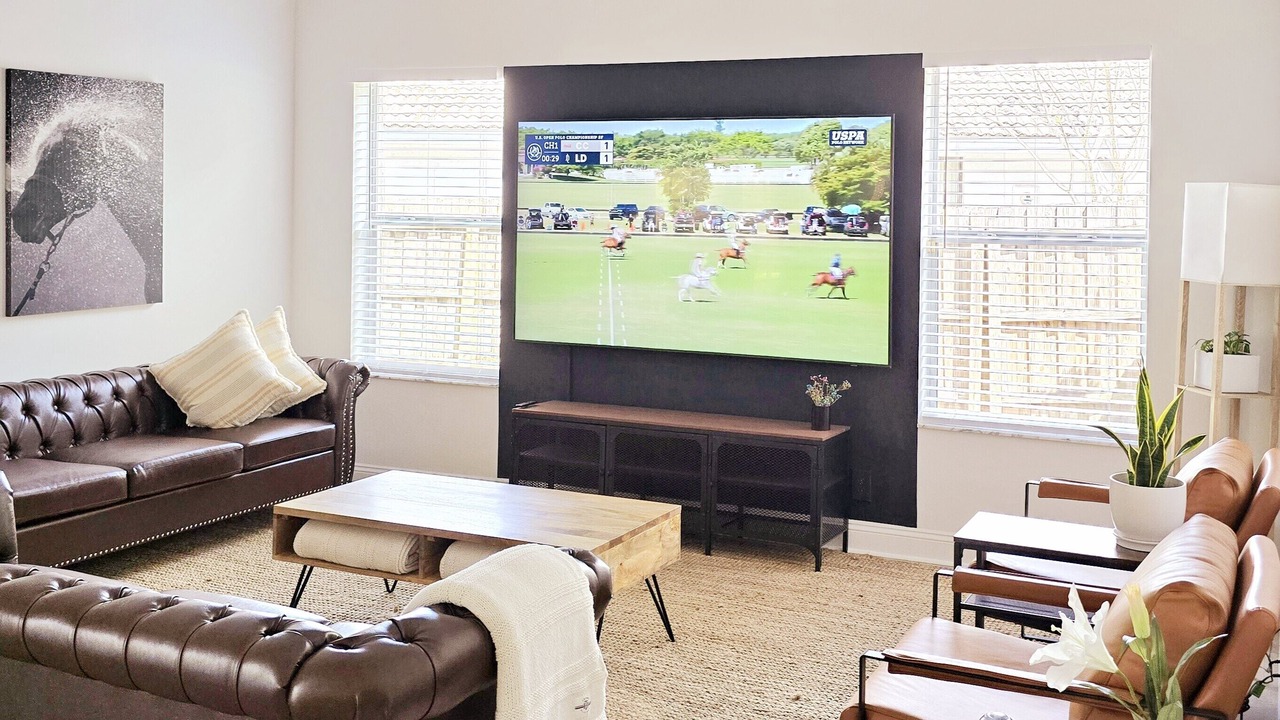 Photo of Livingroom in Equestrian Walk
