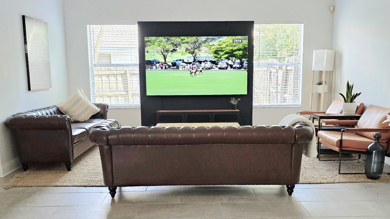 Photo of Livingroom in Equestrian Walk