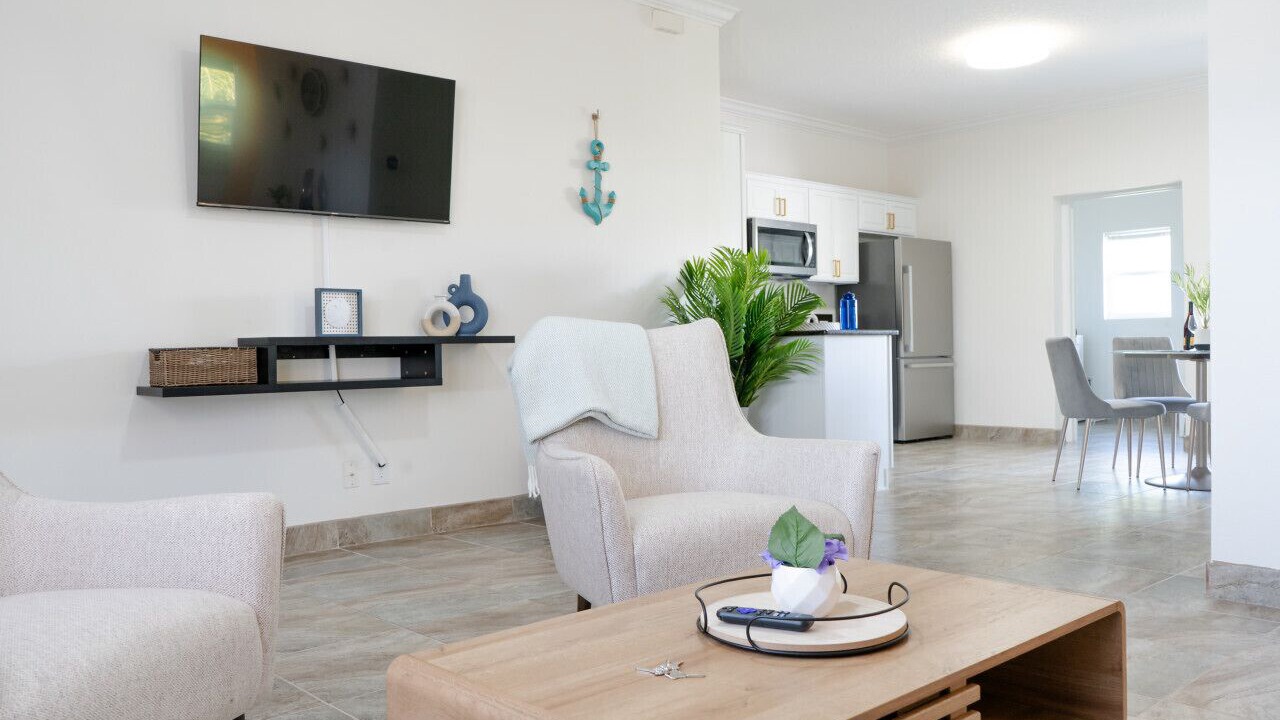 Photo of Livingroom in Crescent Beach