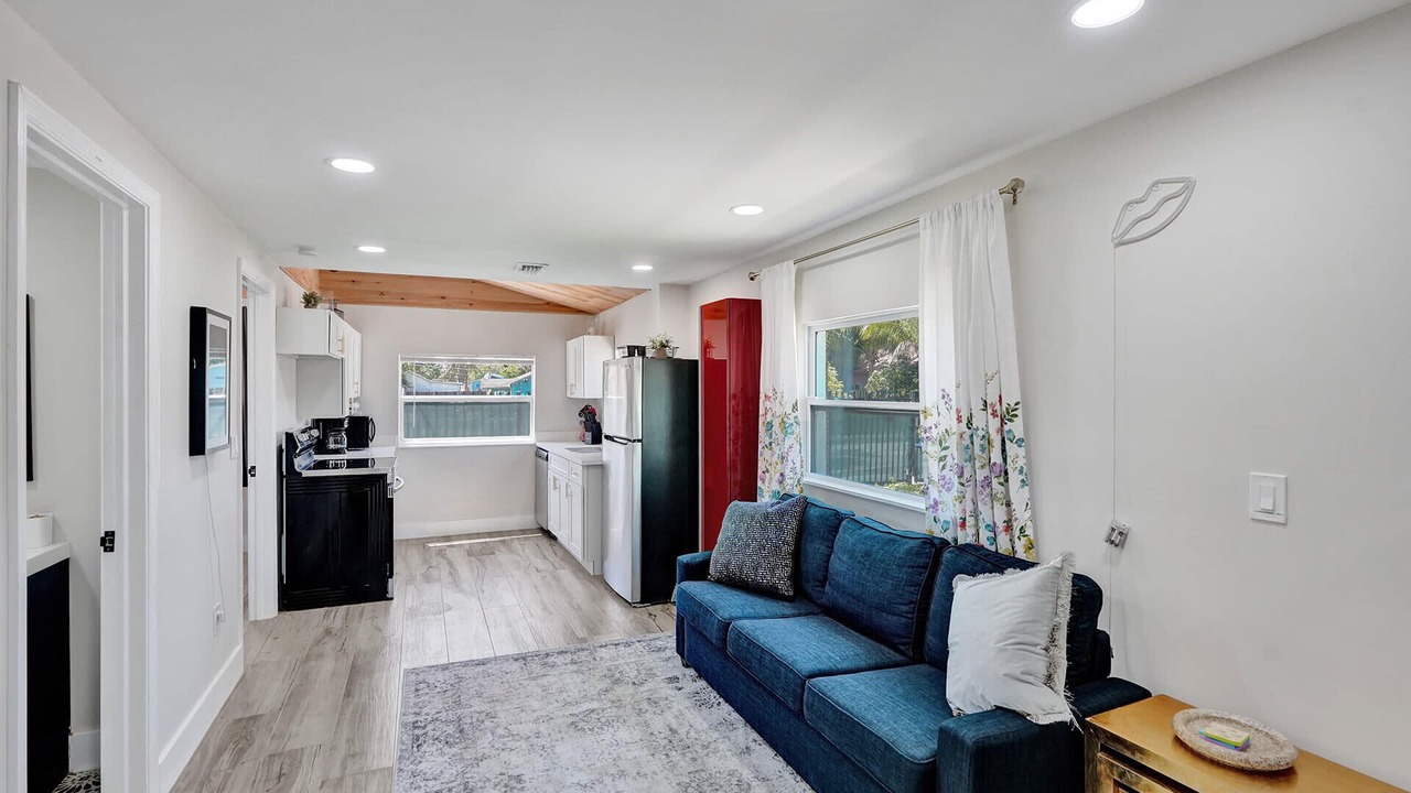 Photo of Livingroom in West Little River