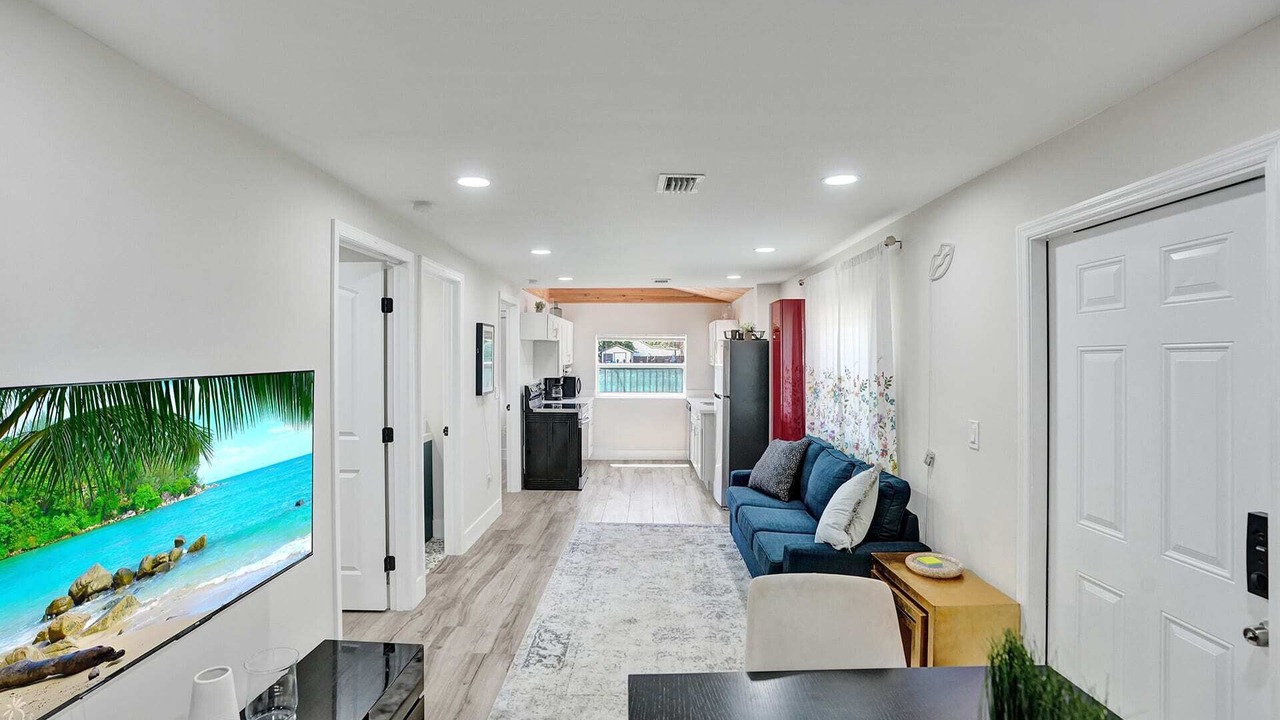 Photo of Livingroom in West Little River