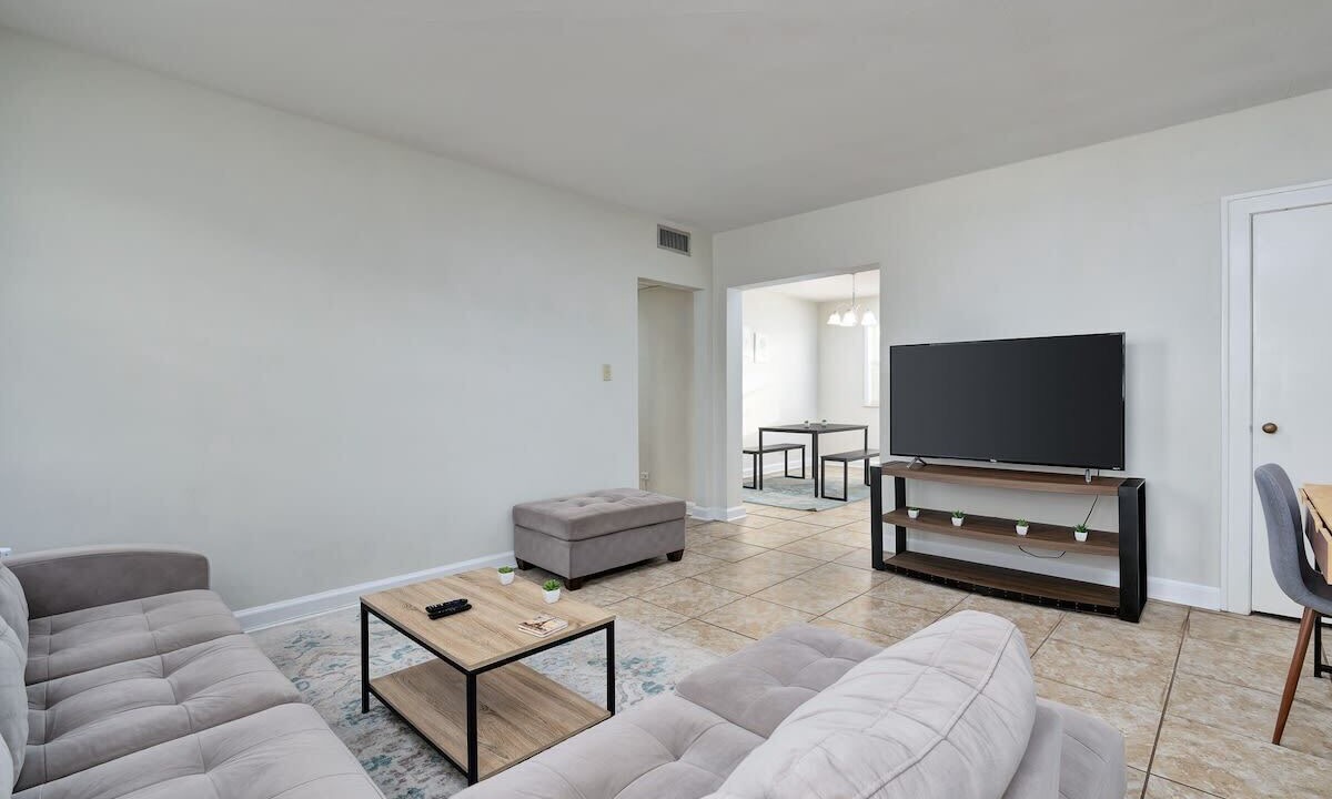 Photo of Livingroom in Anniston