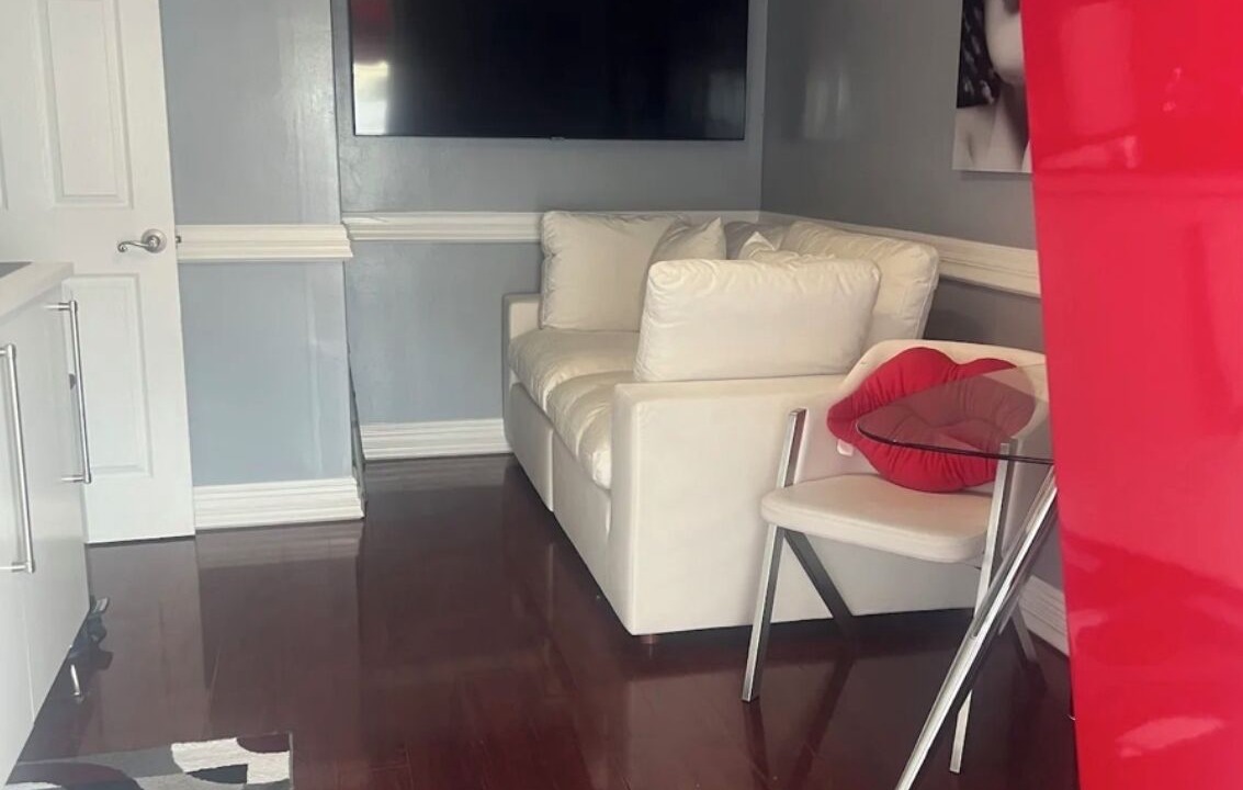 Photo of Livingroom in Olympia Heights