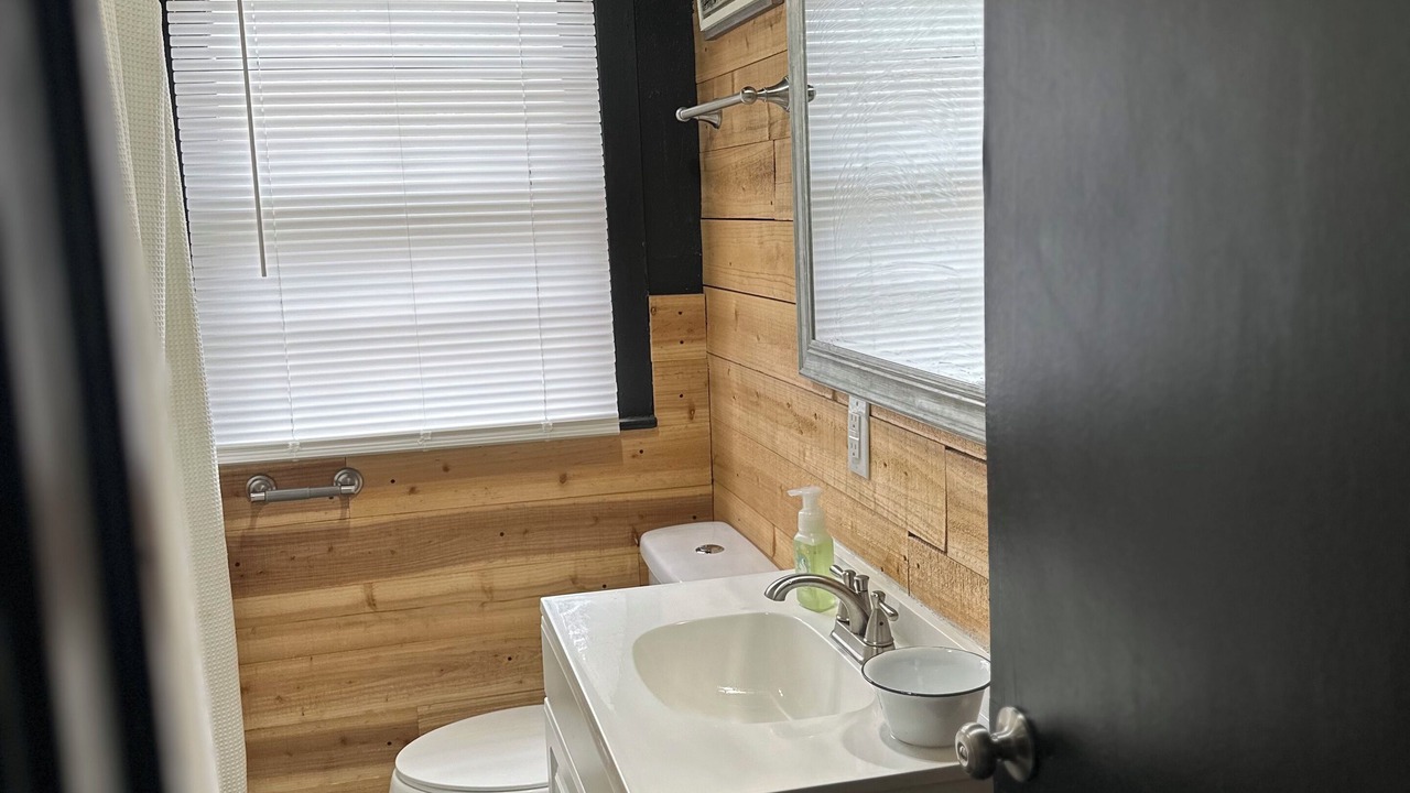 Photo of Bathroom in Chattahoochee
