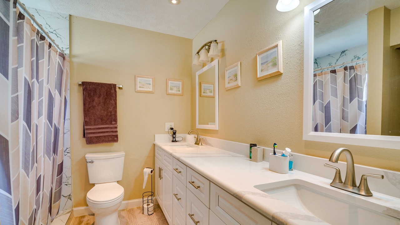 Photo of Bathroom in Candler