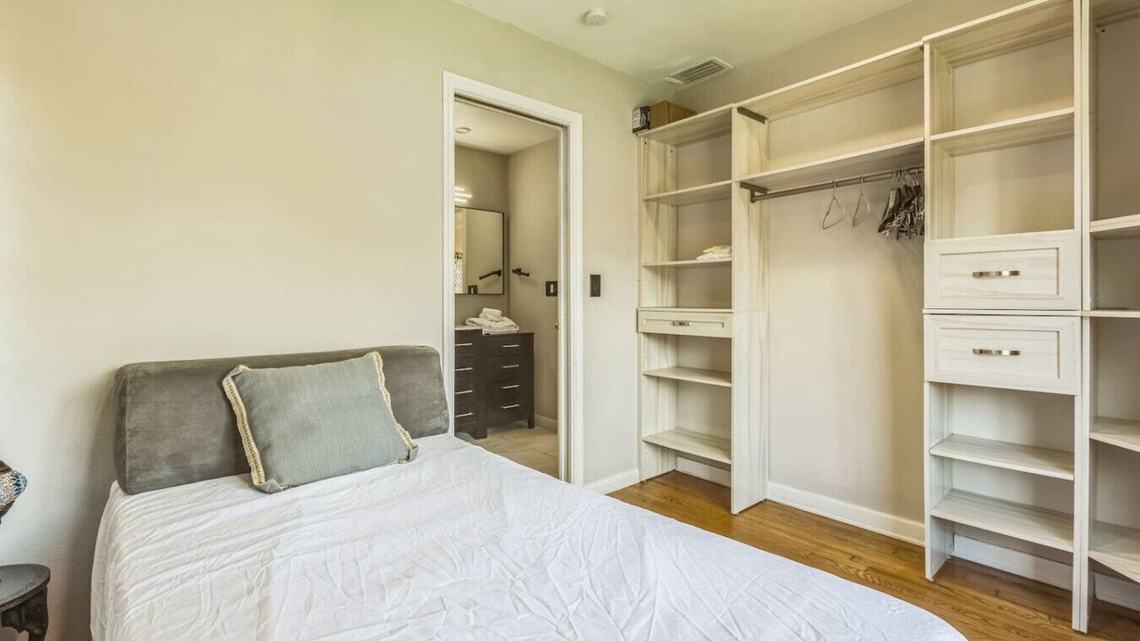 Photo of Bedroom in Crescent Lake