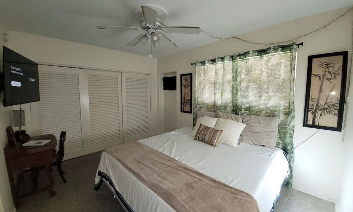 Photo of Bedroom in Crescent Lake