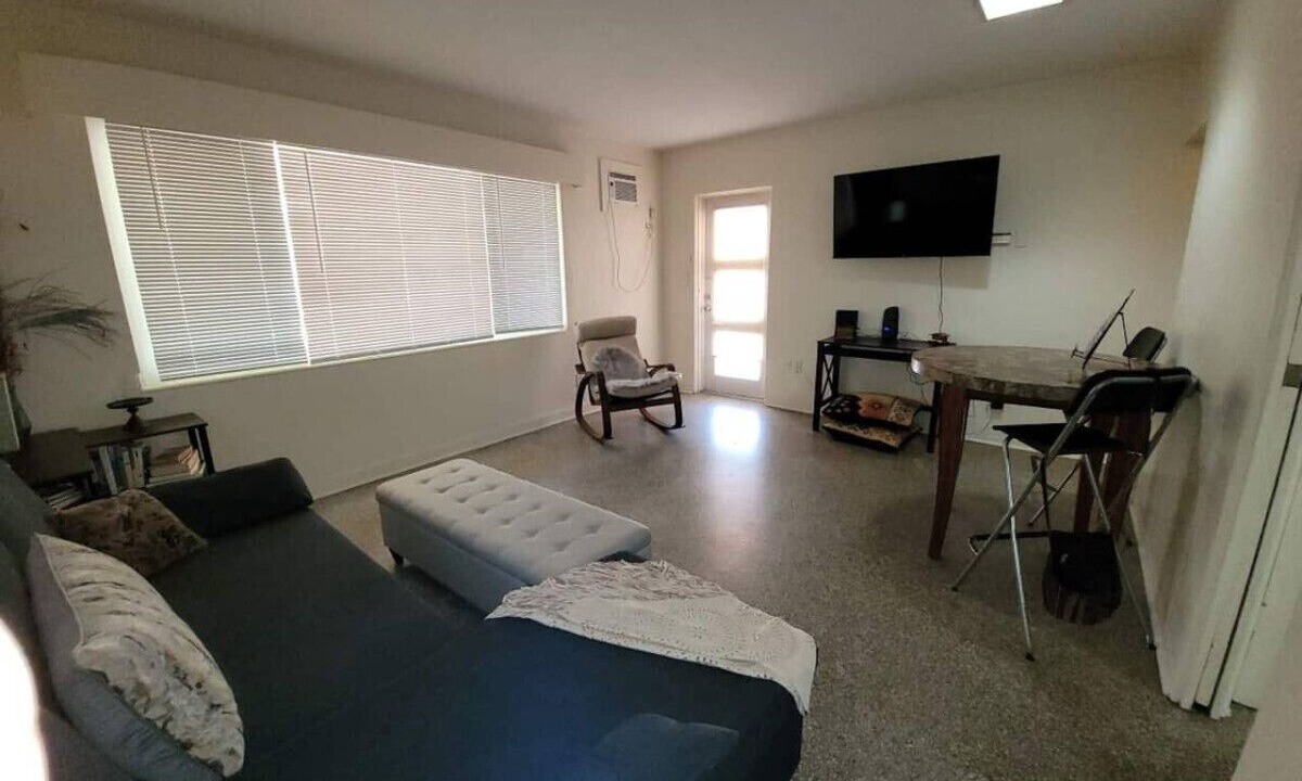 Photo of Livingroom in Crescent Lake
