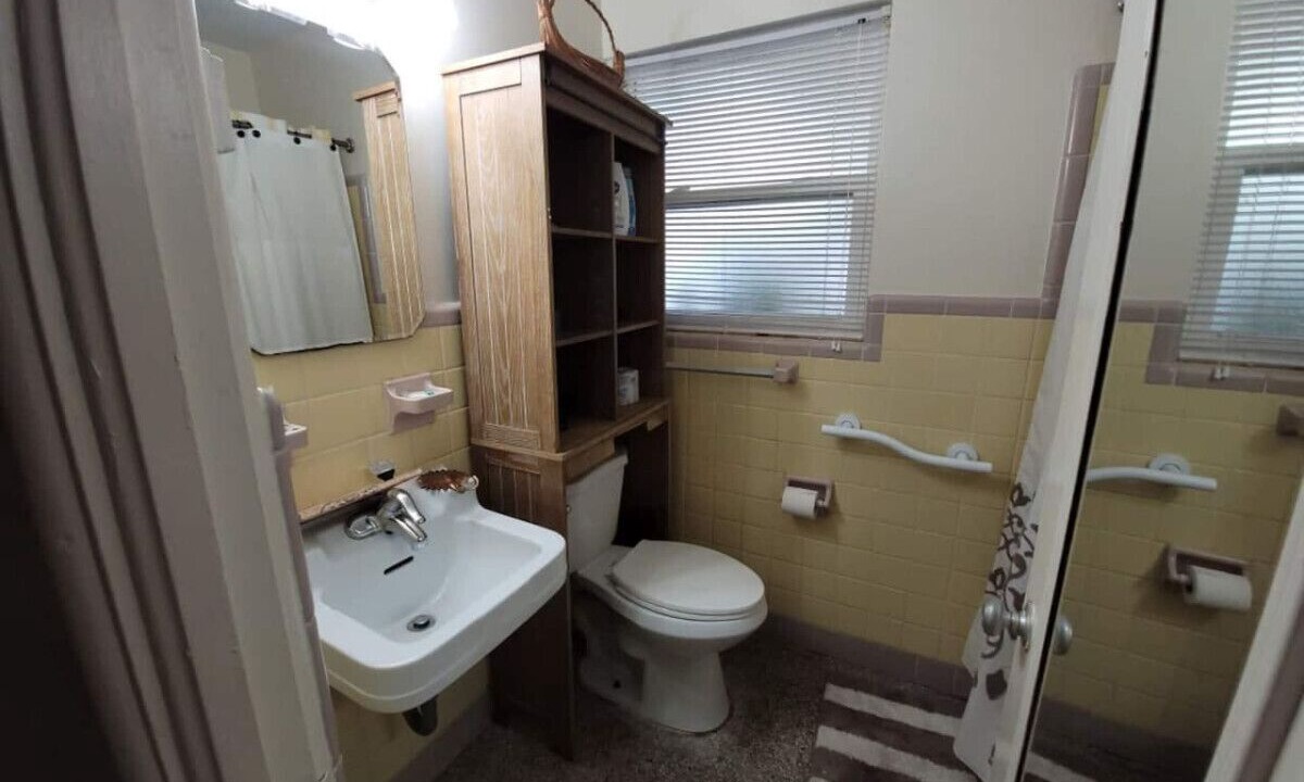 Photo of Bathroom in Crescent Lake