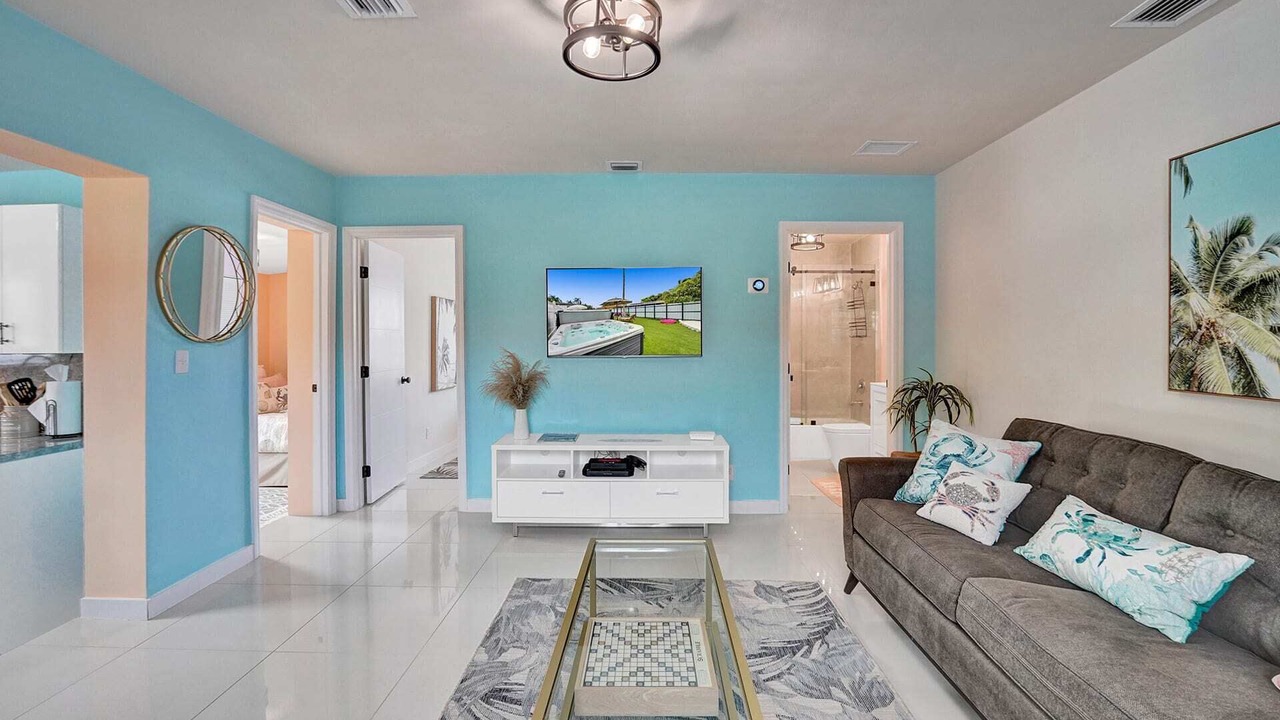 Photo of Livingroom in West Little River