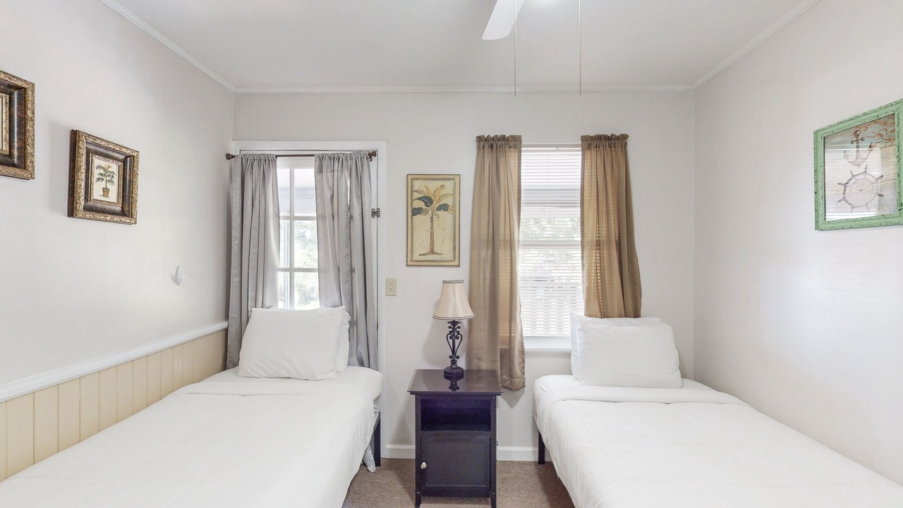 Photo of Bedroom in Eastpoint