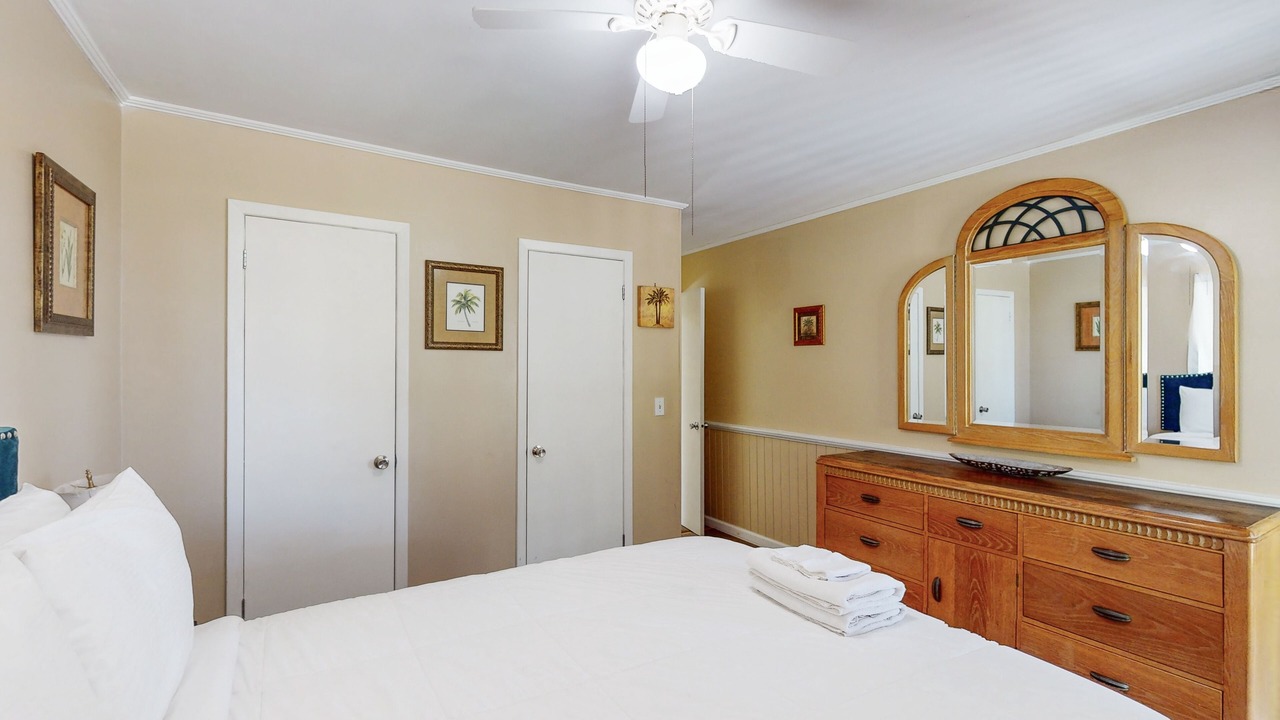 Photo of Bedroom in Eastpoint