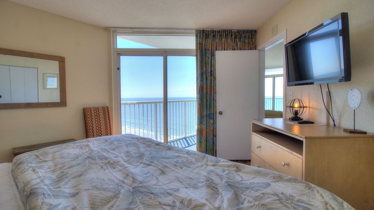 Photo of Bedroom in Arcadian Shores