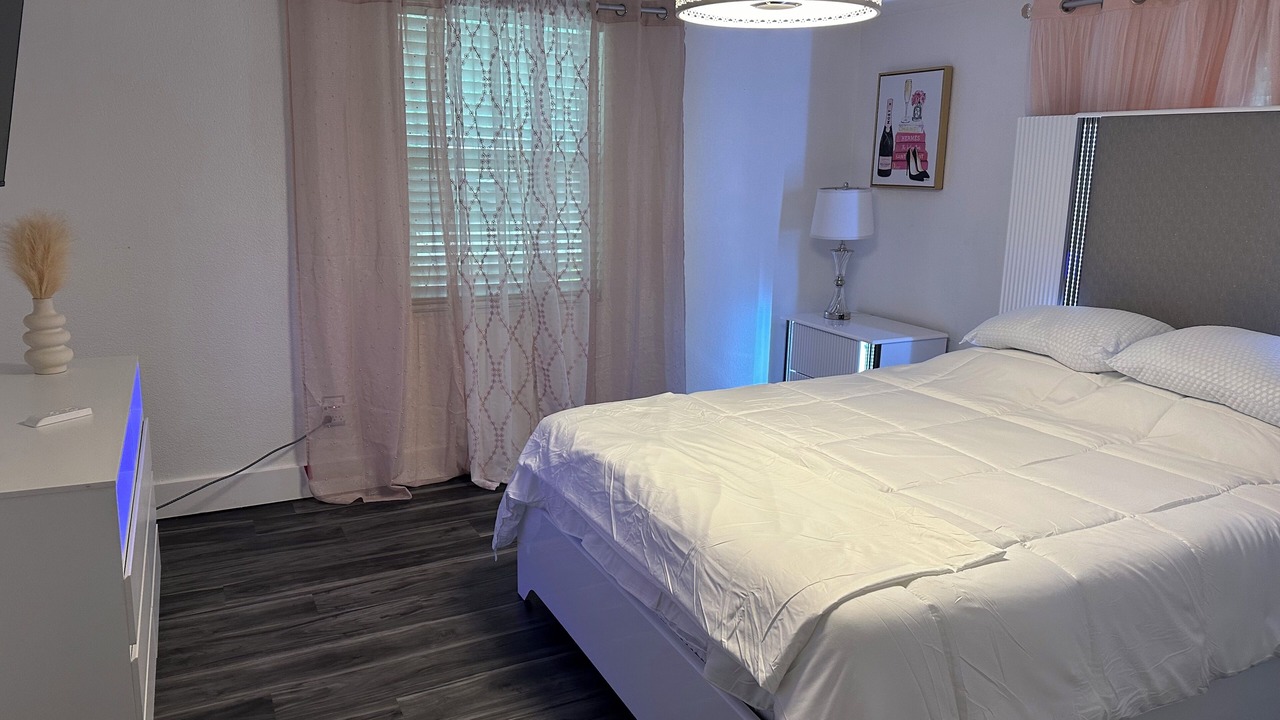 Photo of Bedroom in Lake Magdalene