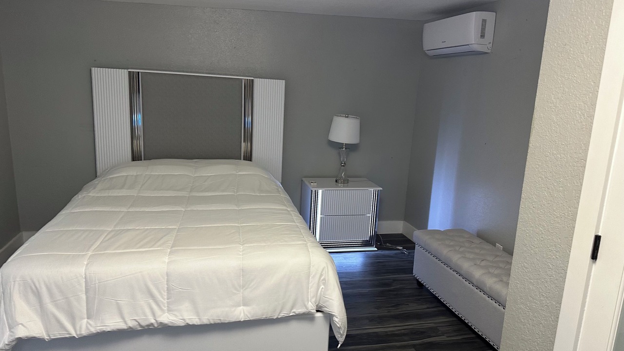 Photo of Bedroom in Lake Magdalene