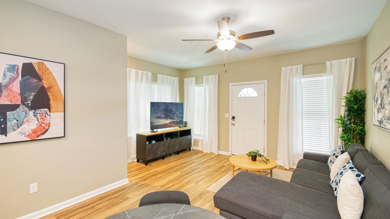 Photo of Livingroom in Tallahassee